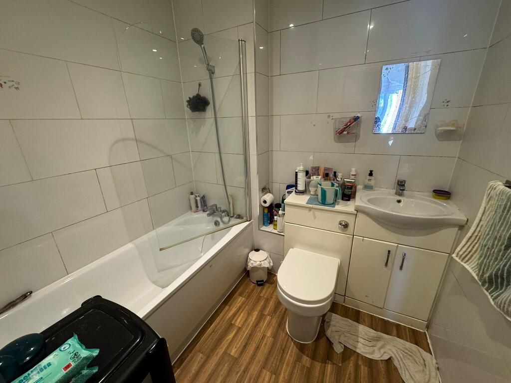 Tristan court  (3...