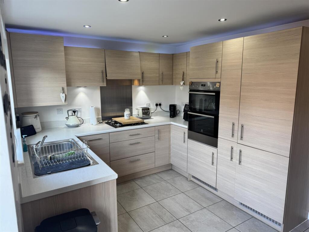 Kitchen 1.1.JPG
