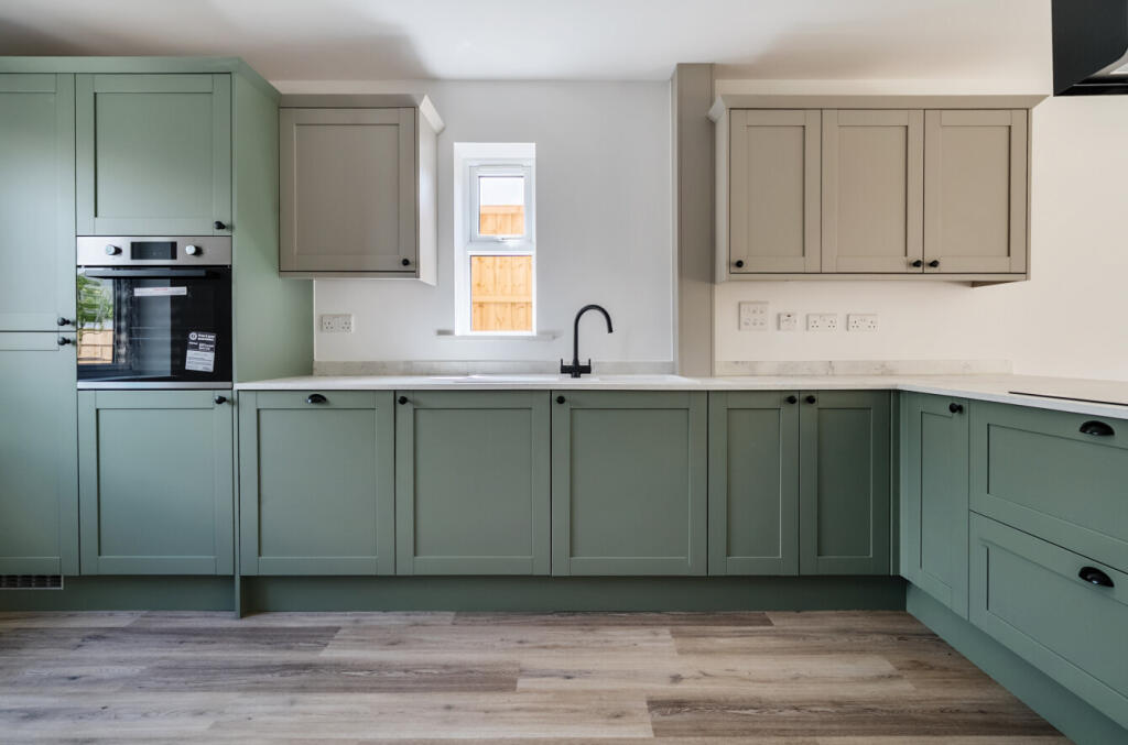 1320665-14-686bd0...