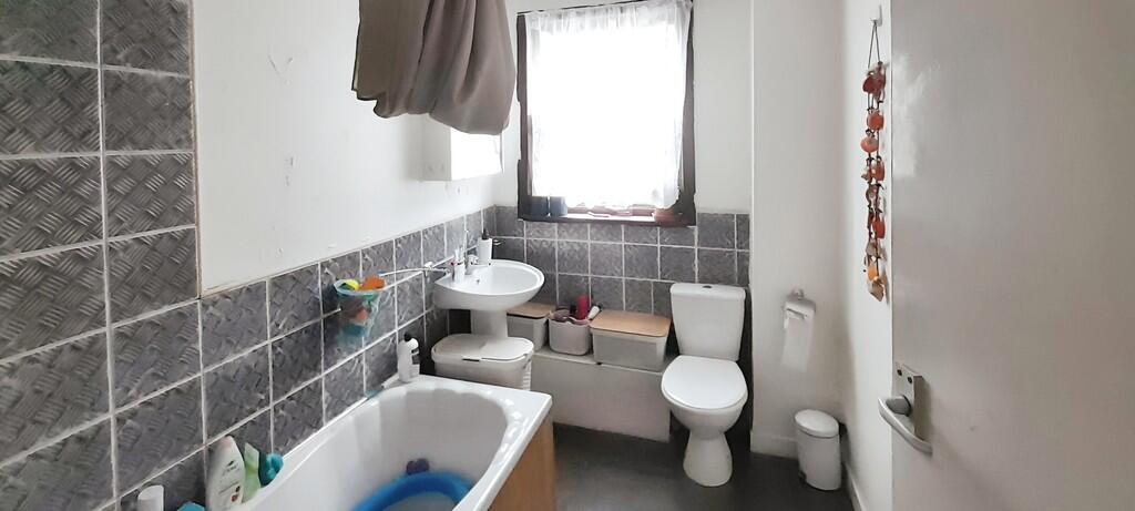 115d6a81-WhatsApp...