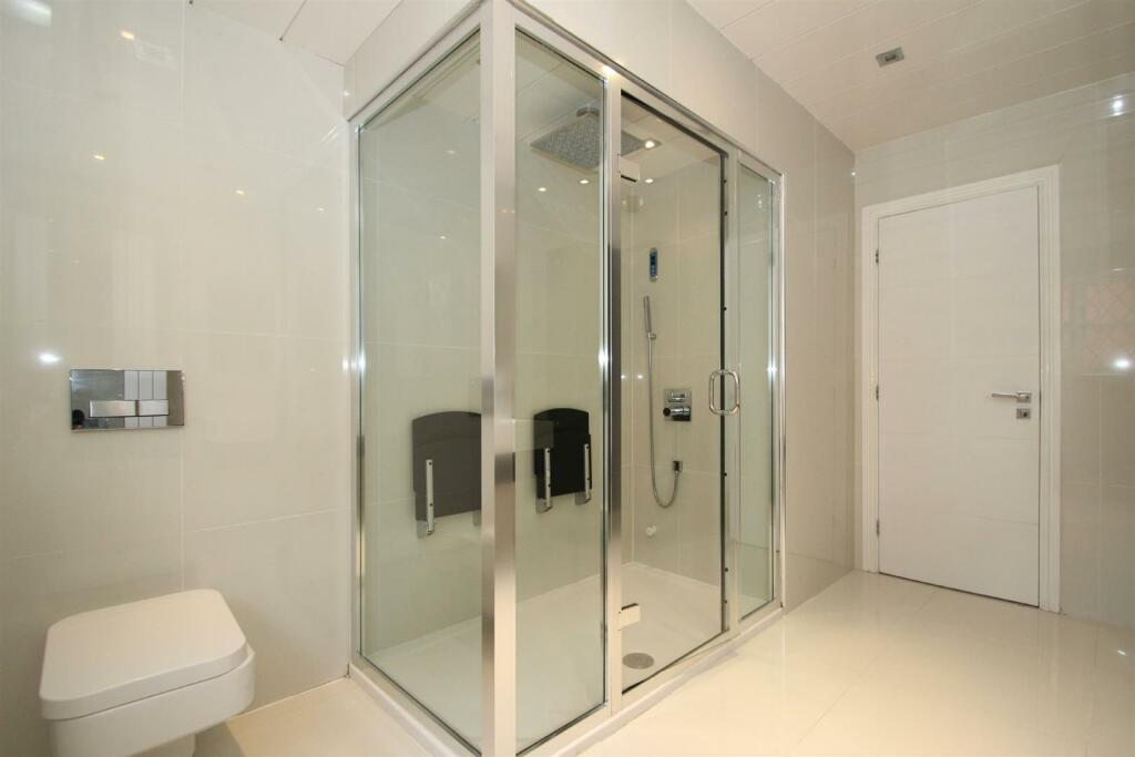 Bedroom 1 En-Suite 2