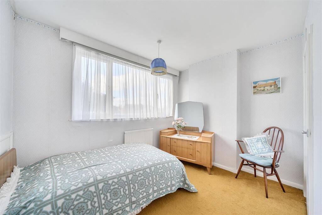 62 Wolsey Road, Rugby (4).jpg