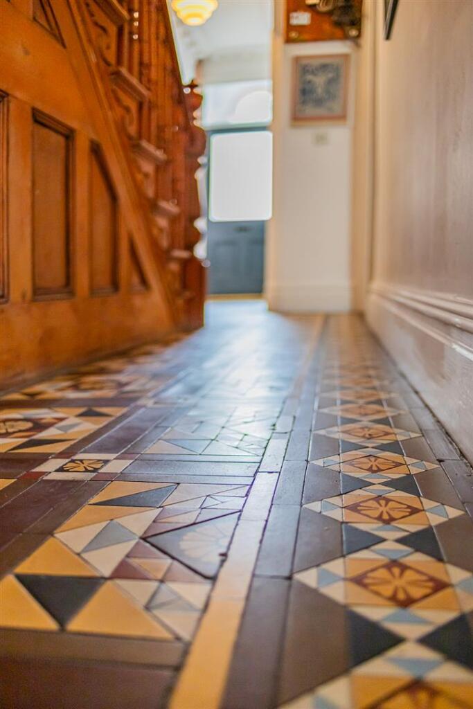 Mackintosh Place 214-28.jpg