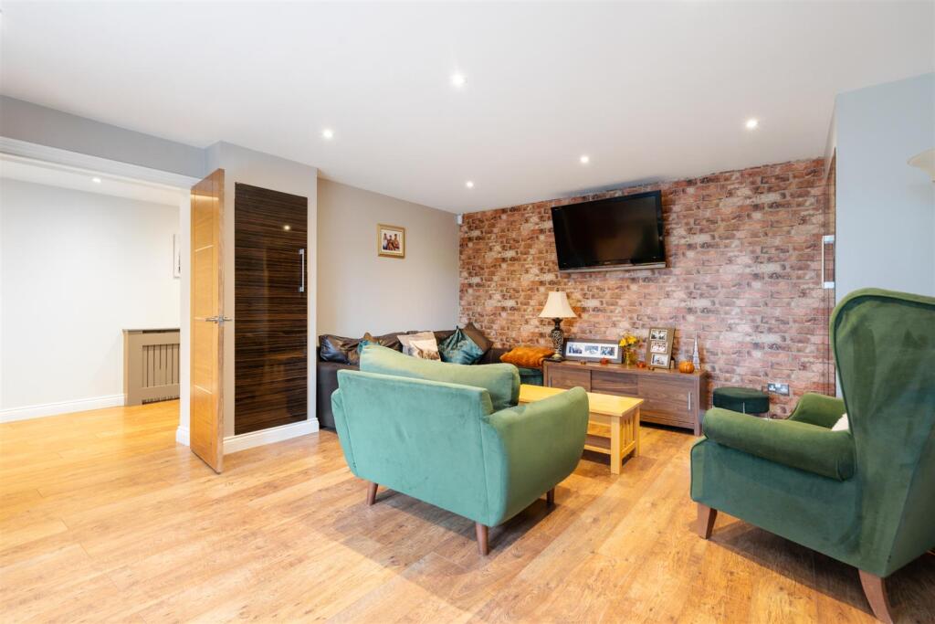 178 Dingle Lane_35.jpg