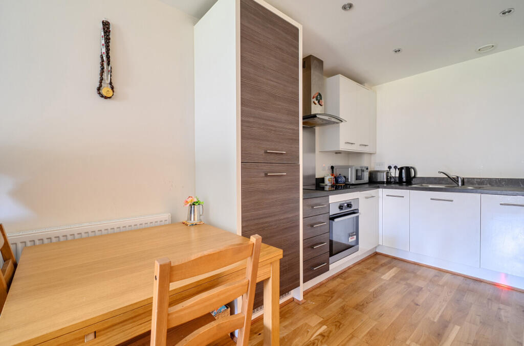 1393606-4-6945440...