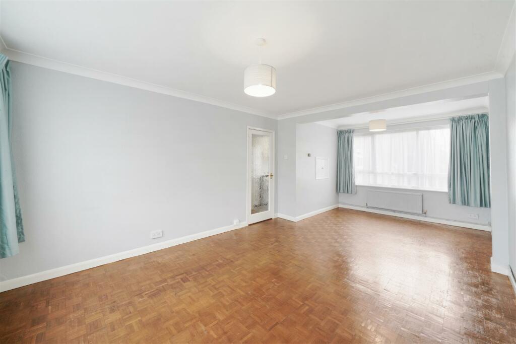 5 Cambridge Court, Harrowdene Road - 8iEIxuw3HCNBQ