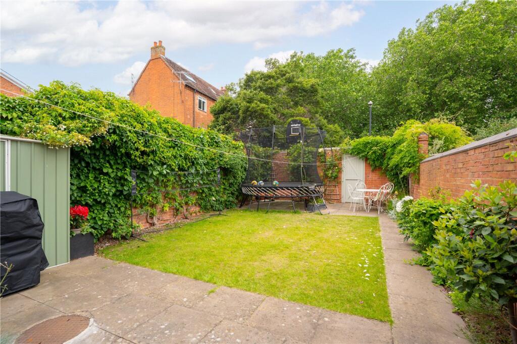 Garden From Side Ret