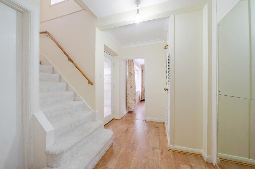 Davidson Frost-Wellings, DFW, Ben Hale Close, Stai