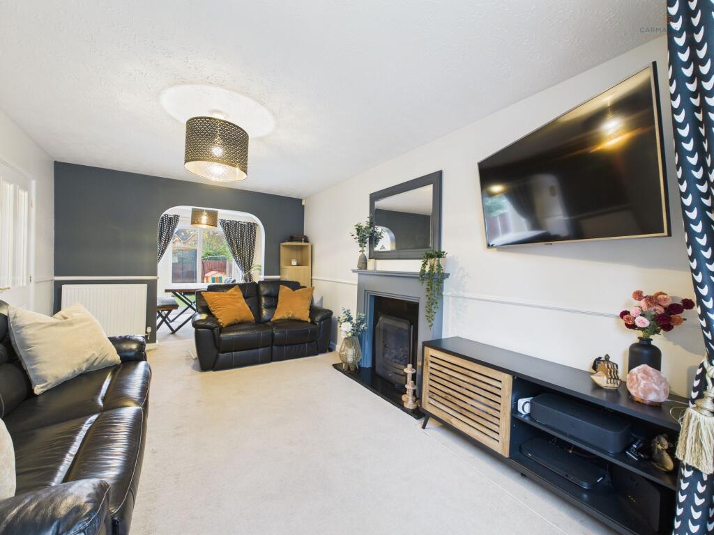 Lounge/Dining Room