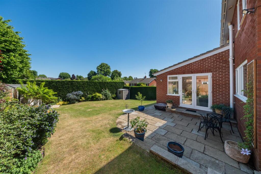 16 The Burrows-048.JPG