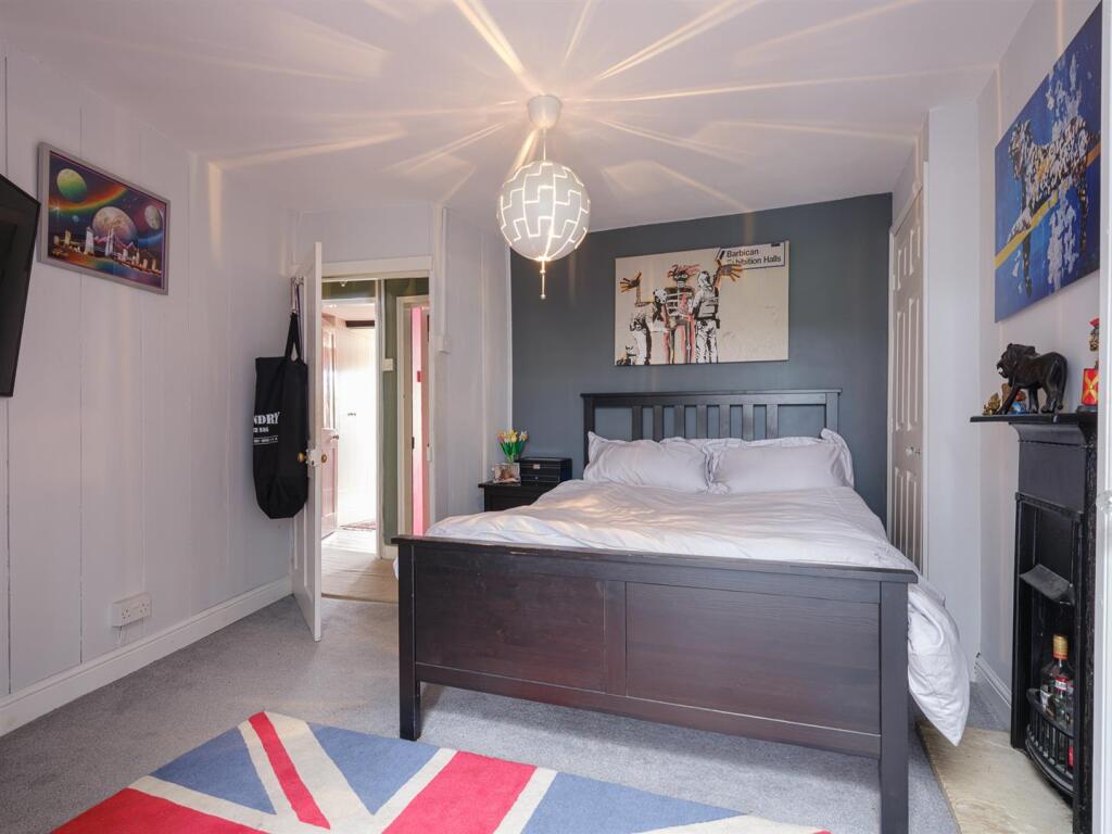 12 London Road-10.jpg