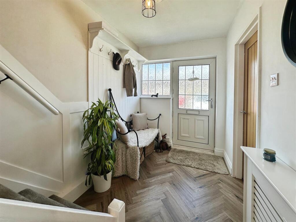 2e186a4f--4215-AAE4-A3B1076767DB-61268-000013EA9B2