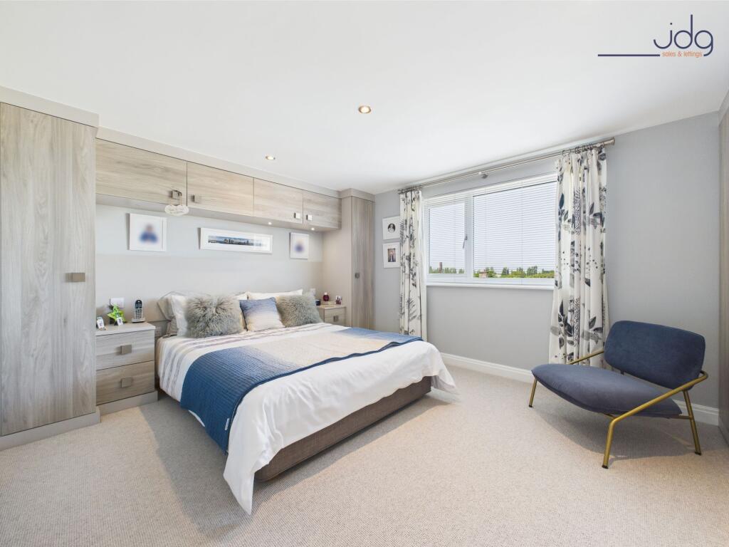 Double Bedroom with built in wardrobes 1