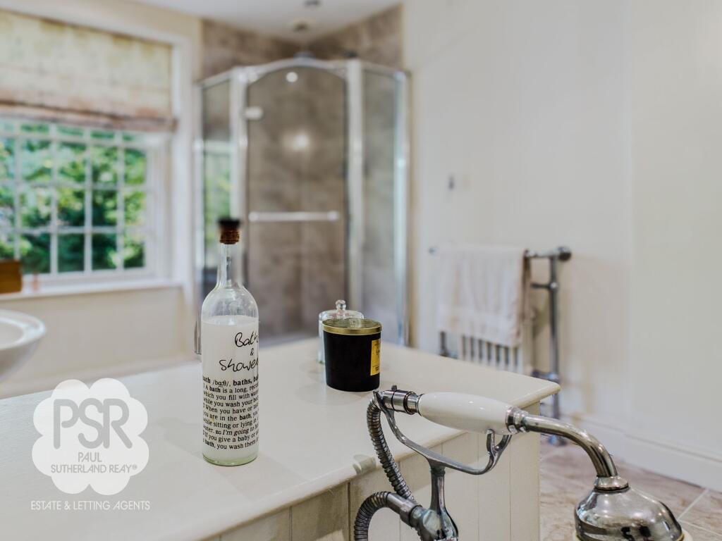 51 - Main Bedroom En-Suite Bathroom