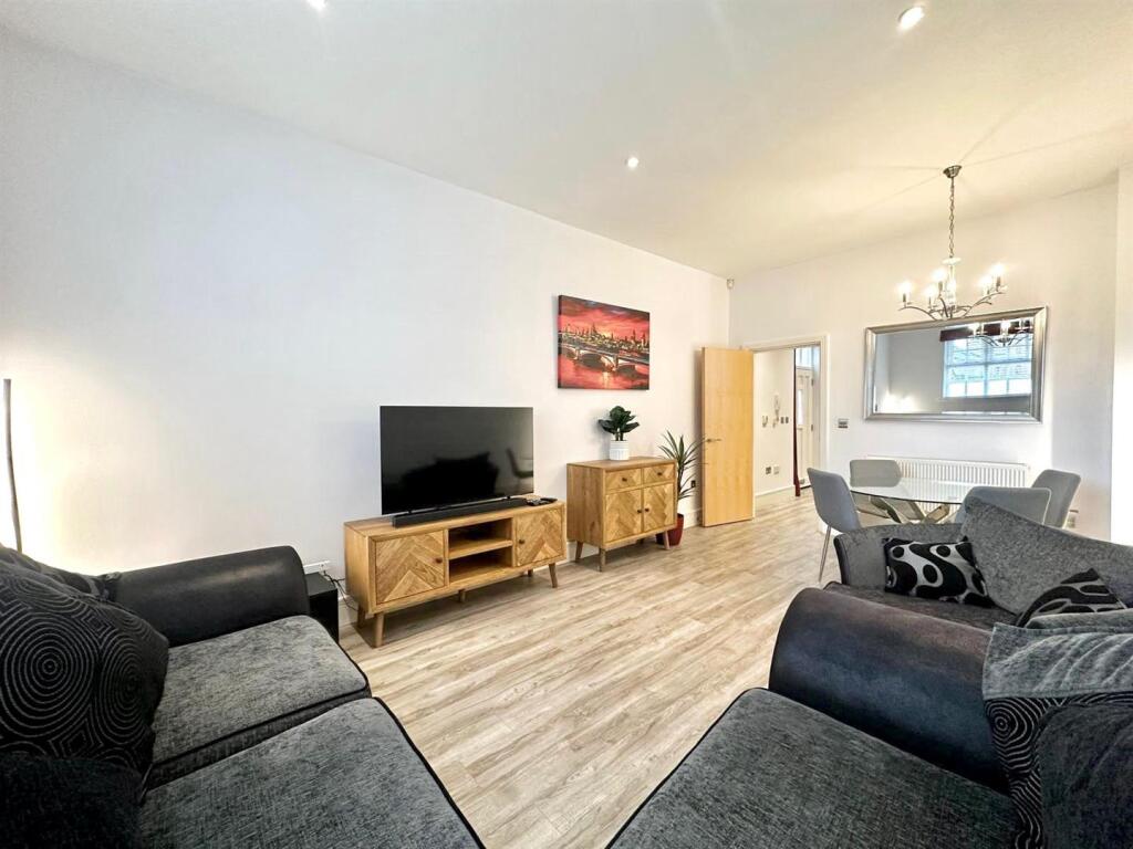 WhatsApp Image 2025-11-04 at 14.21.49_ac7c0418.jpg