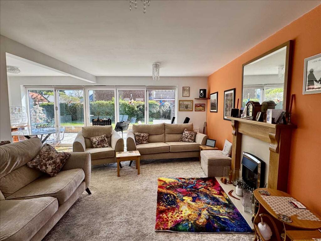 FAMILY LOUNGE