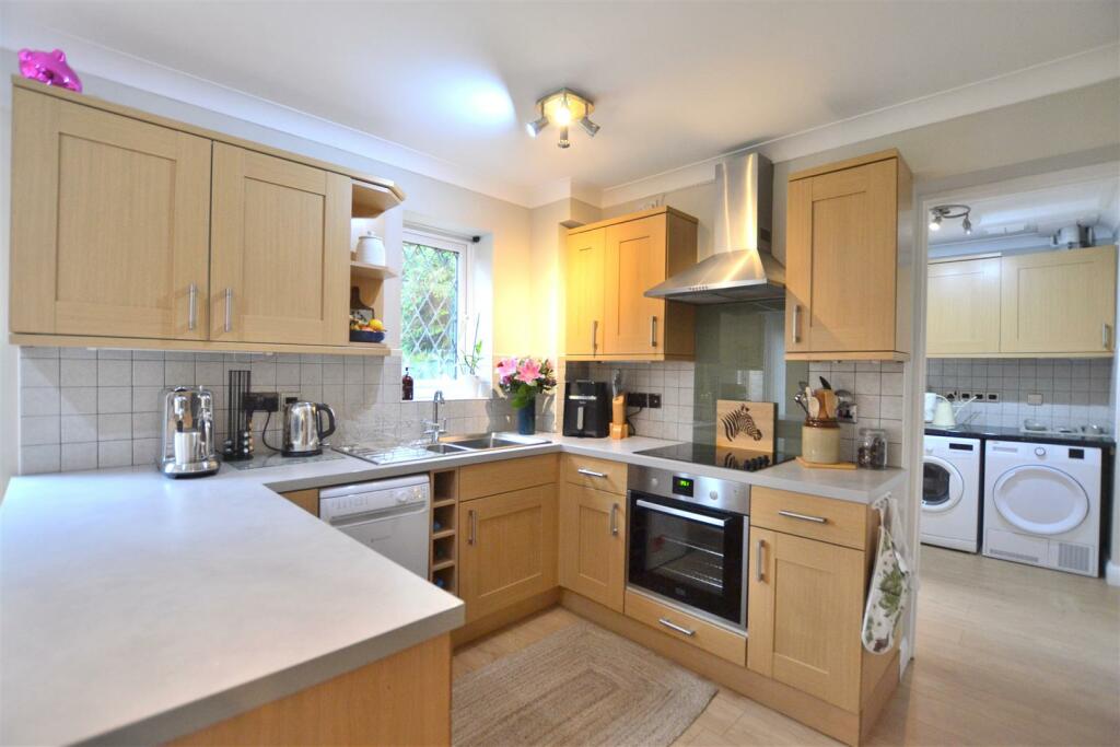 Kitchen.JPG