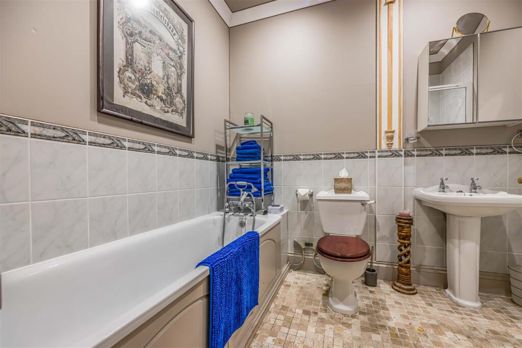 9 Grand Division Row, Henderson Road, Southsea-Sma