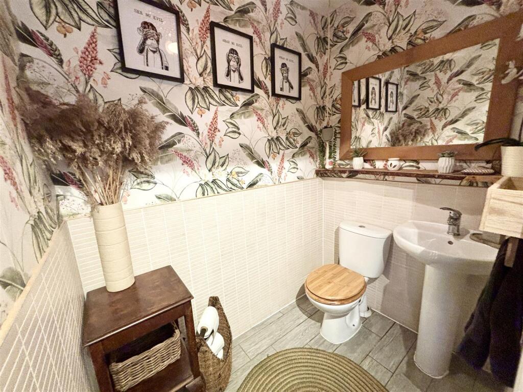 Guest Cloakroom