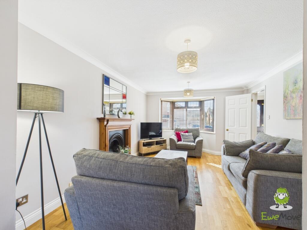 CAM03778G0-PR0187-STILL009