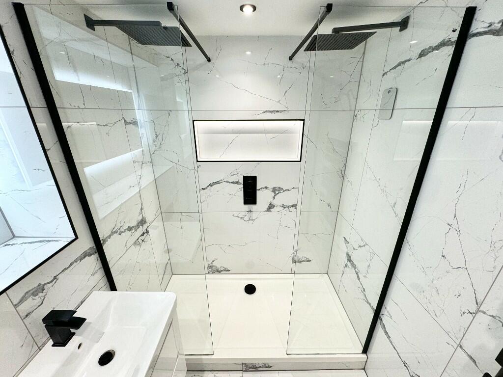 DOUBLE SHOWERS
