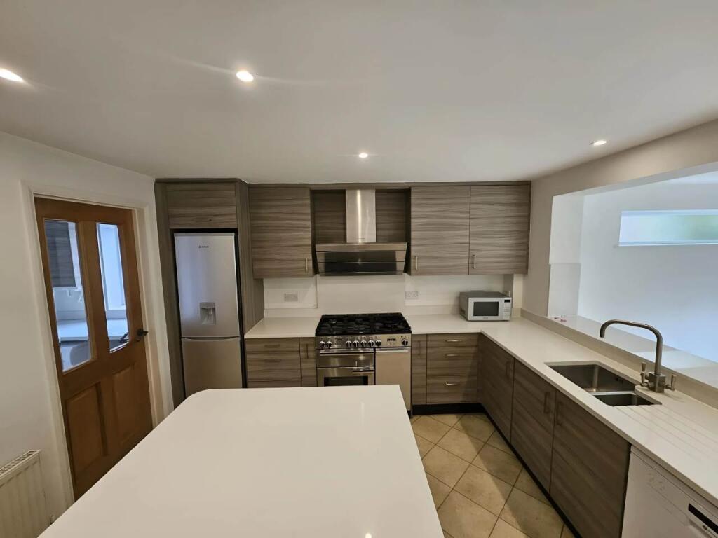 Kitchen (2)
