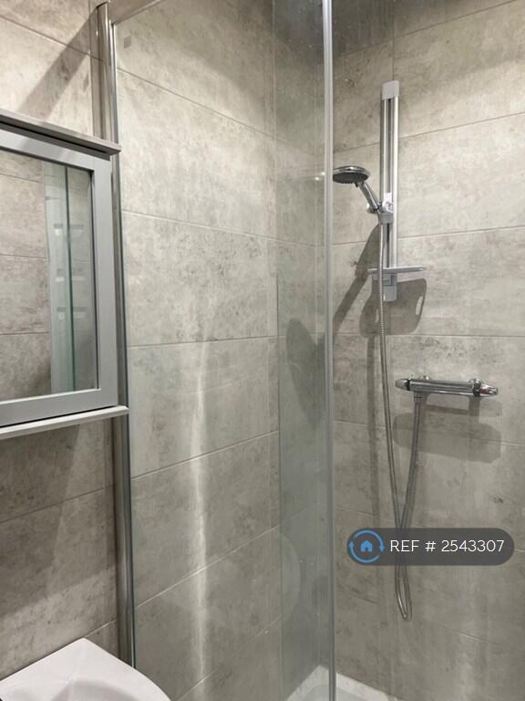 Bedroom 2 - Ensuite