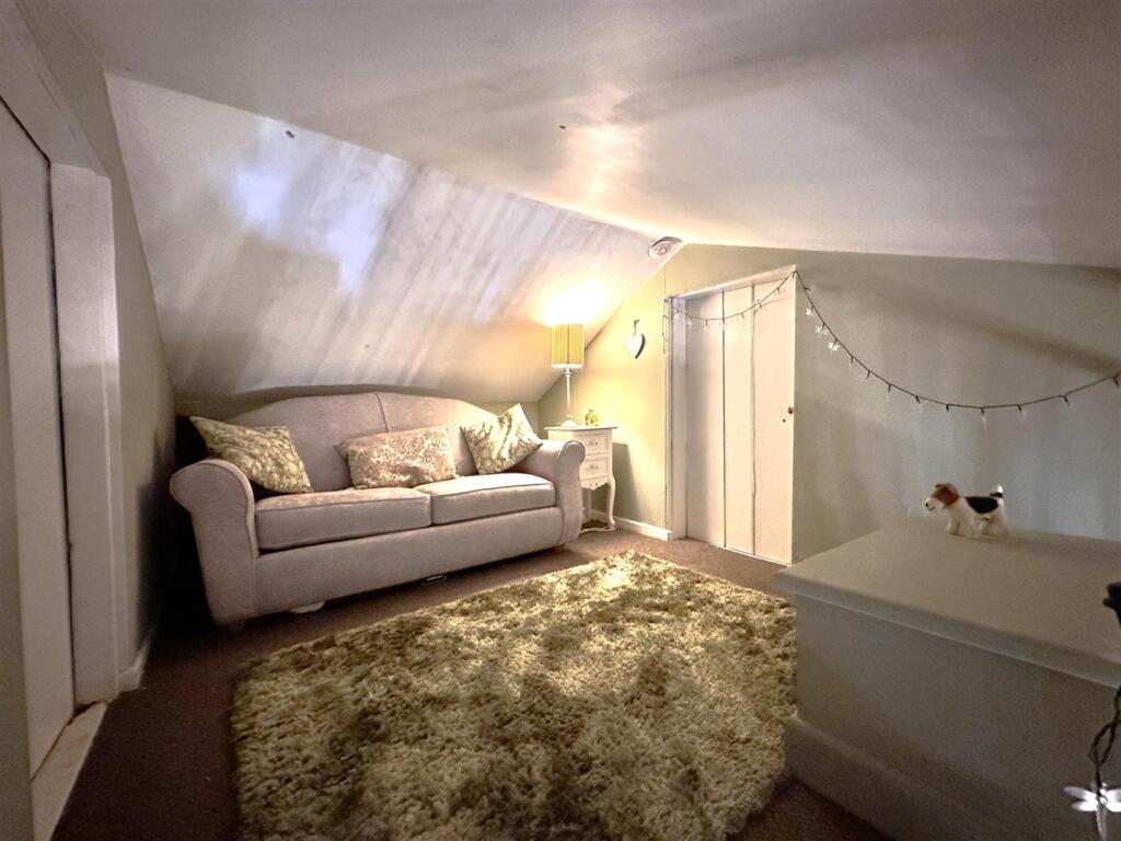 Mezzanine Floor 678