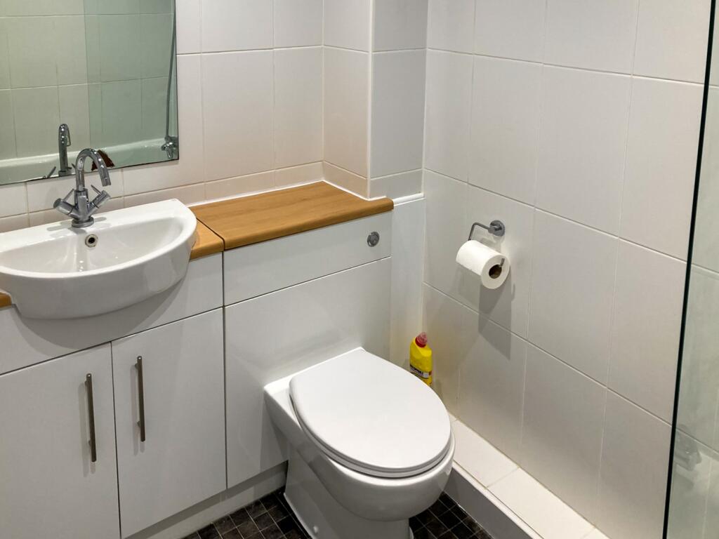 20220506-Bathroom 2