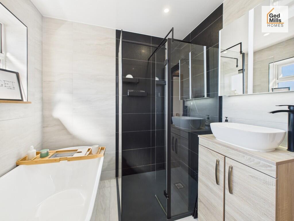 CAM04261G0-PR0095...