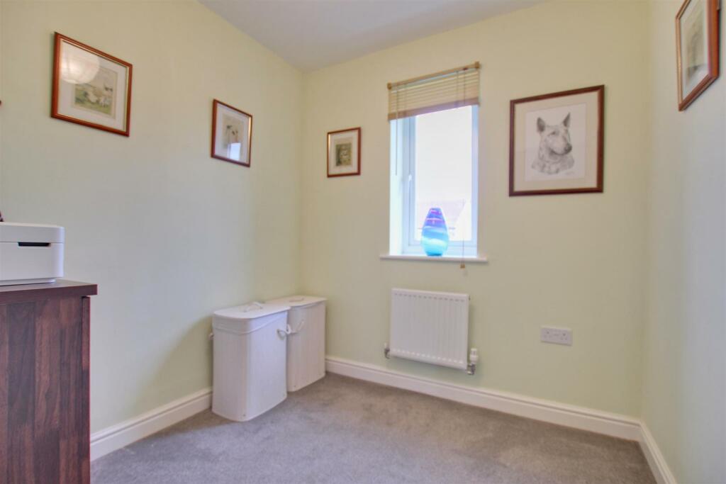 BEDROOM 5