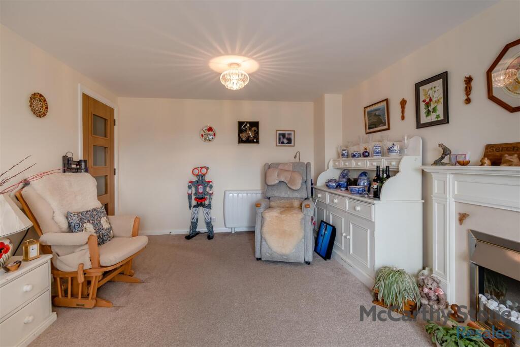 8643313-interior12.jpg