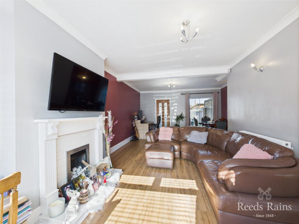 Sitting/Dining Room