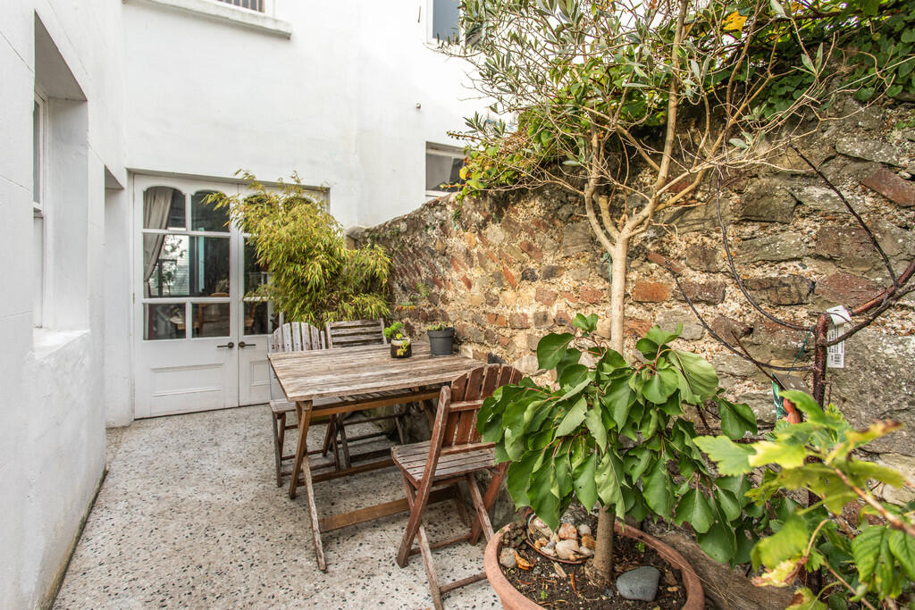24 Lorne Road10