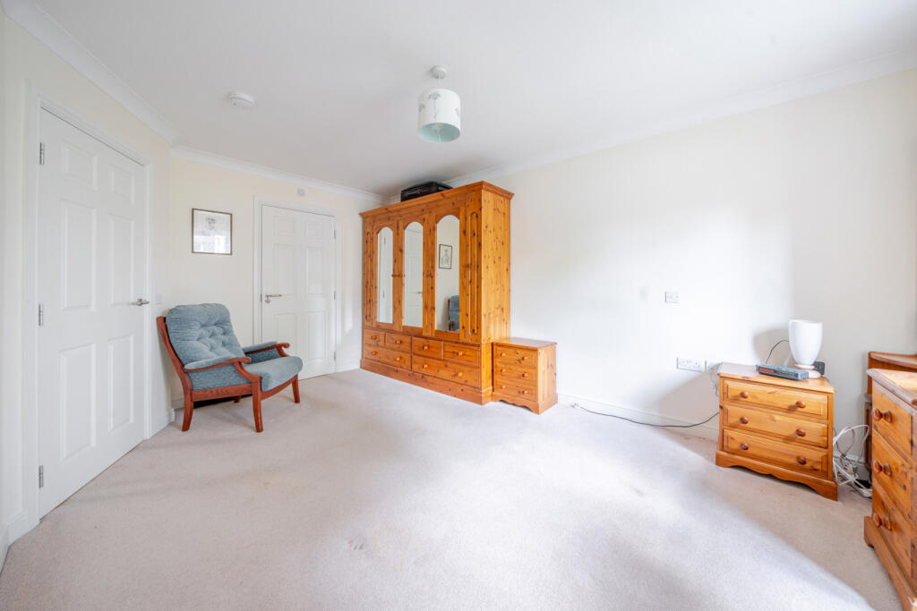 1332483-5-688a0ba...