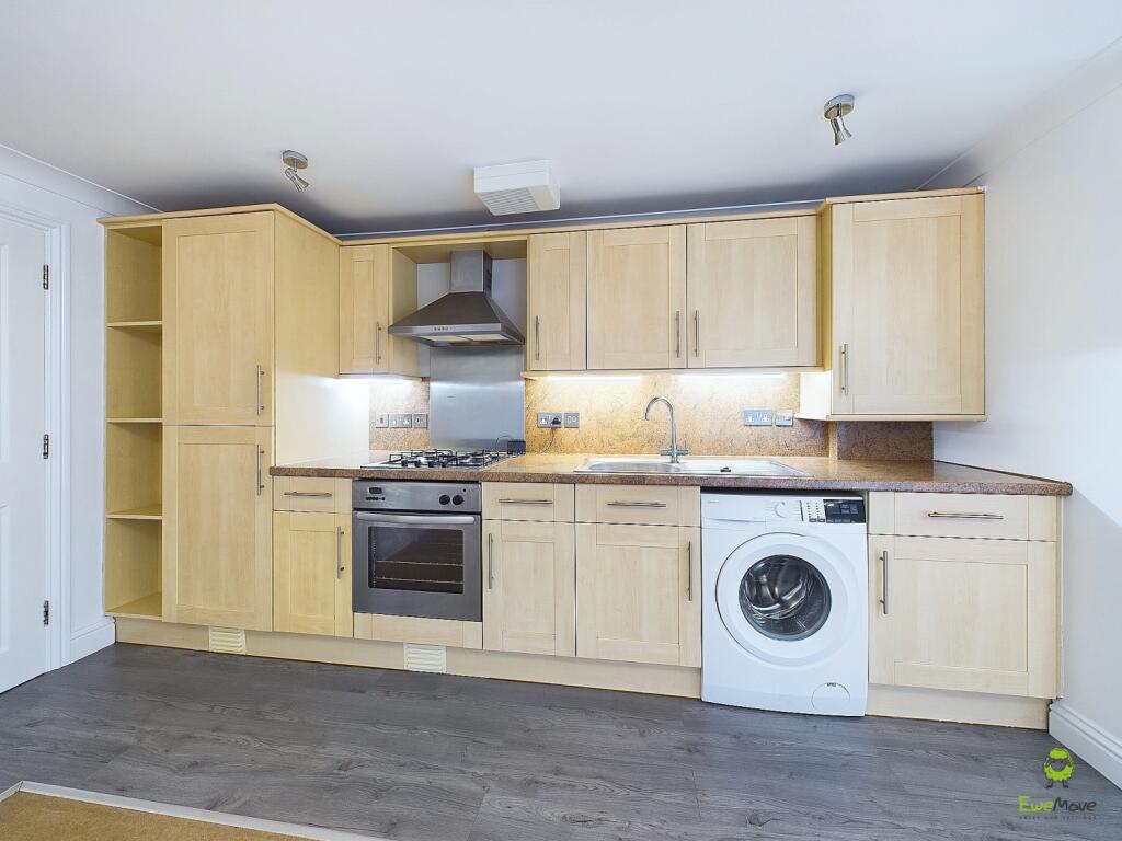 CAM04399G0-PR0030-STILL005