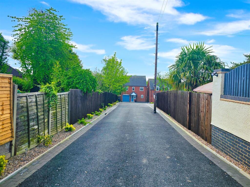 Burton Road, Midway (1).jpg