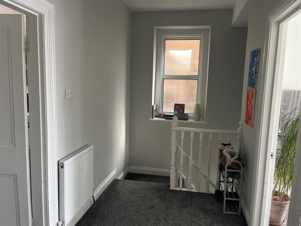 Hallway 1.jpg