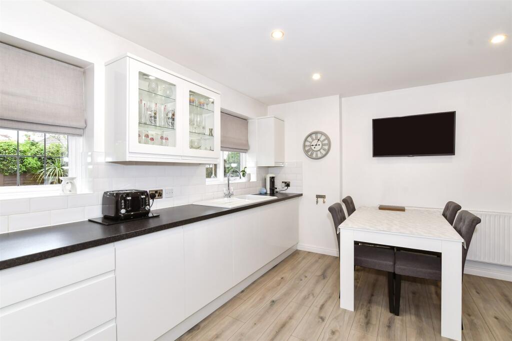 Kitchen/Breakfast Room