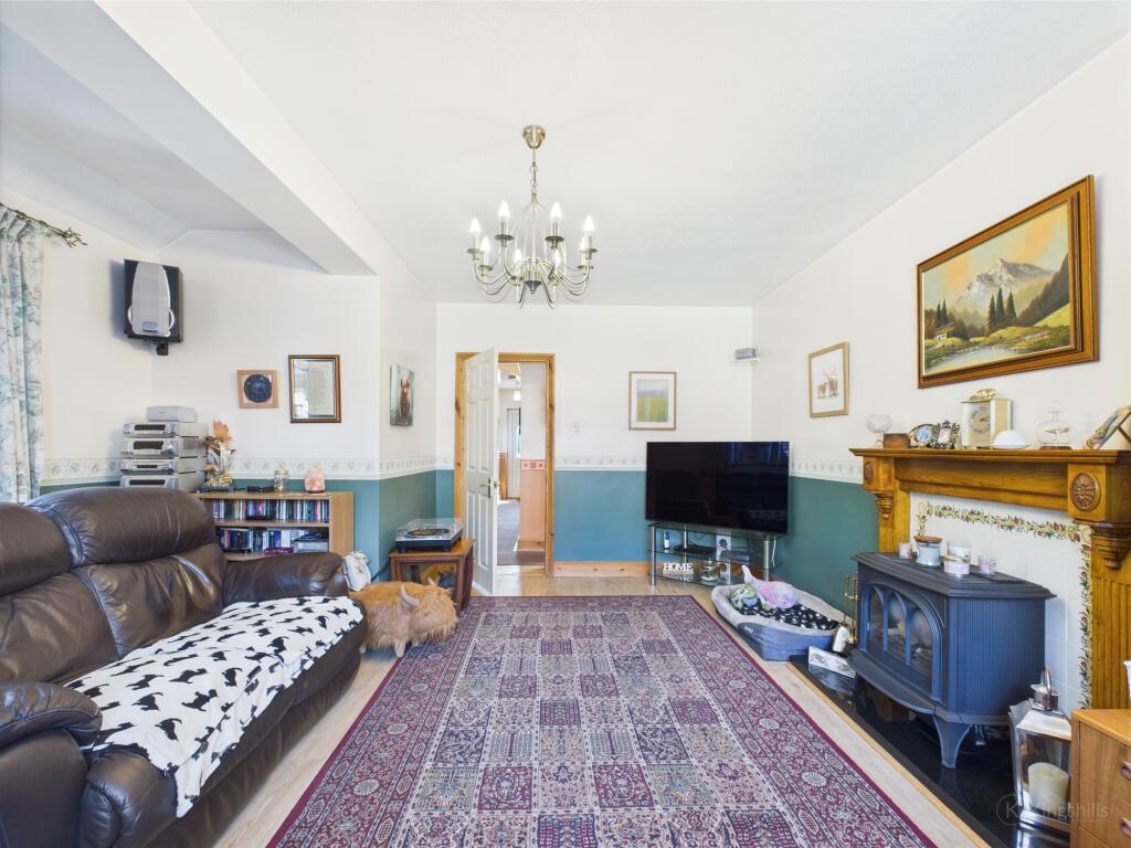 CAM02136G0-PR0396-STILL015