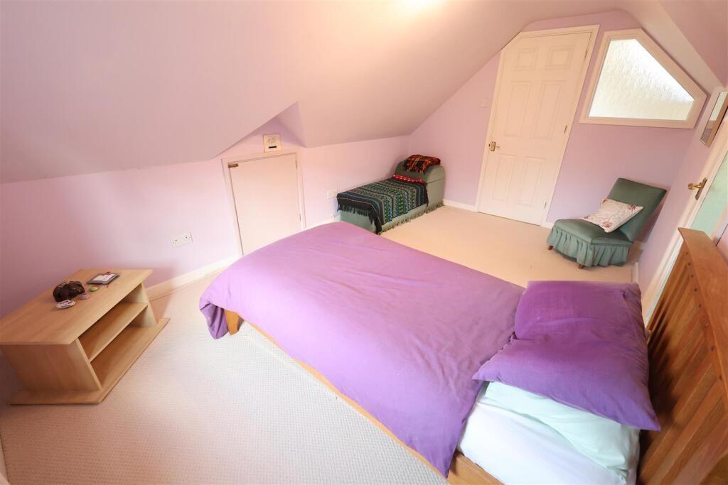 PC FF Bedroom ii.JPG