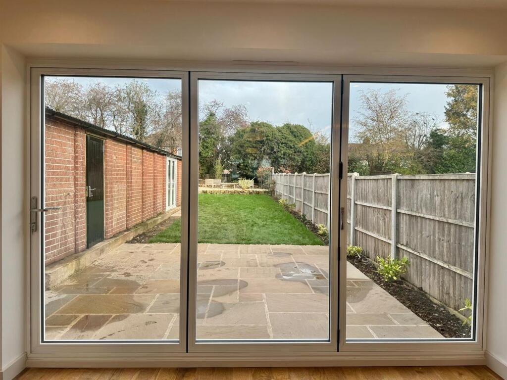 Bi fold doors kitchen.jpg