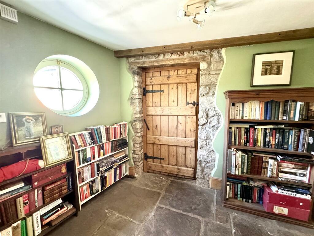 REAR HALLWAY
