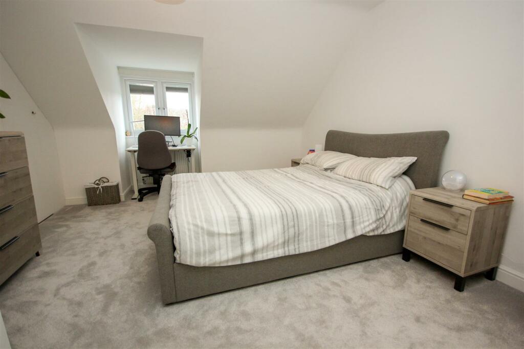 Master Bedroom 1.jpg