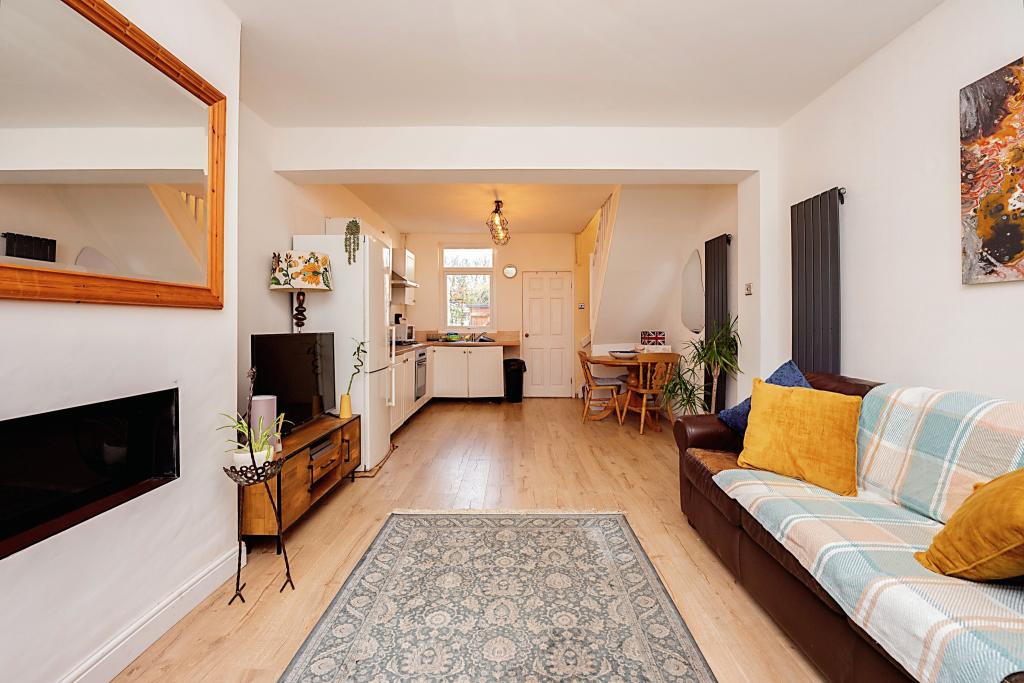Lounge / Kitchen