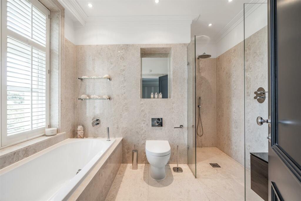 Luxury Bath/Shower Room