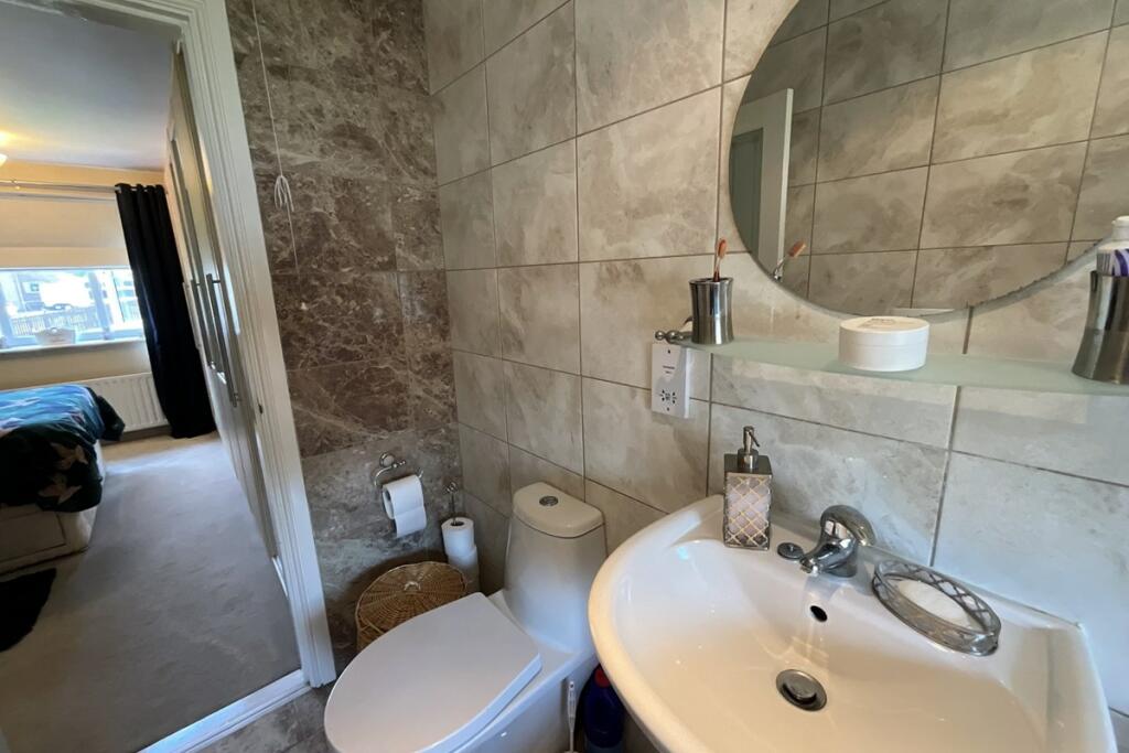 EN-SUITE