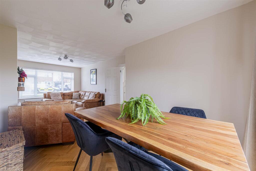 3 bedroom home for sale in Alicia Avenue Margate b