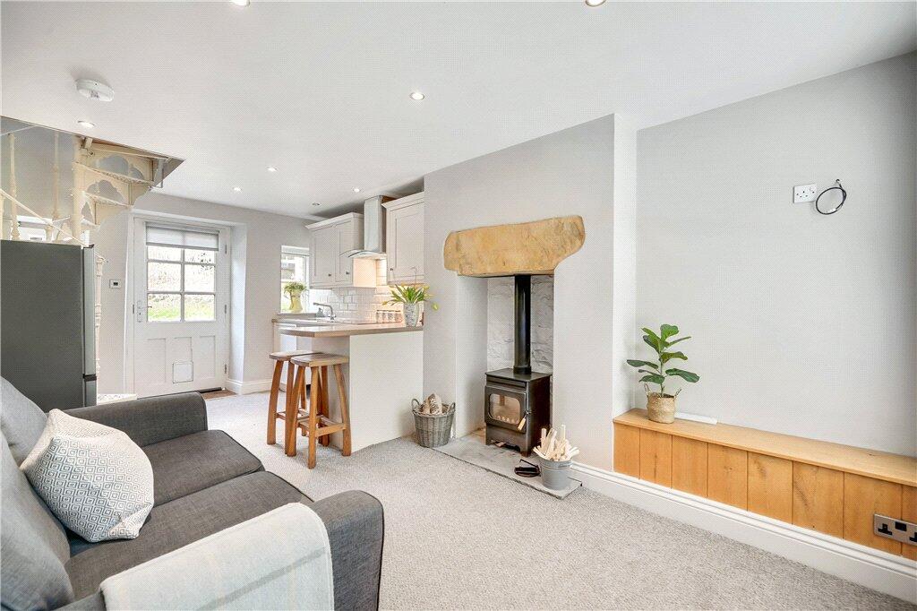 Living Room/Kitchen
