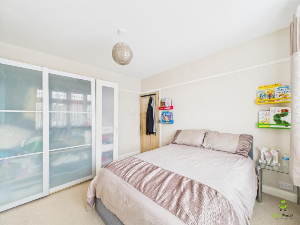 Presented by Nicoleta at EweMove Bexleyheath and D